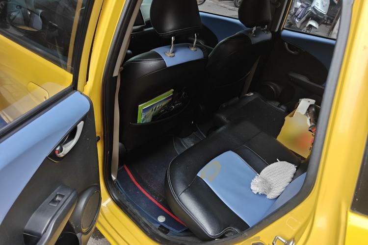Used Honda Fit 2011 1.3L automatic comfort version Left Rear Seat