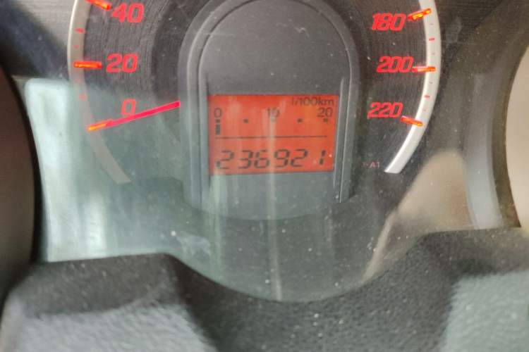 Used Honda Fit 2011 1.3L manual Comfort version Odometer Close Up