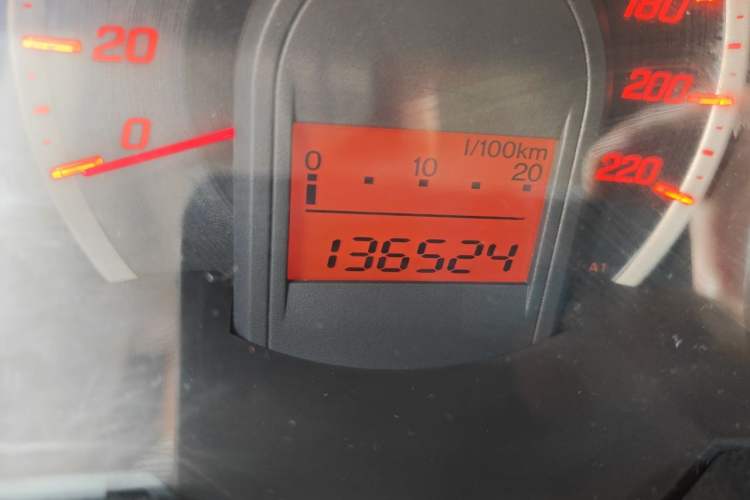 Used Honda Fit 2011 1.3L manual Comfort version Odometer Close Up