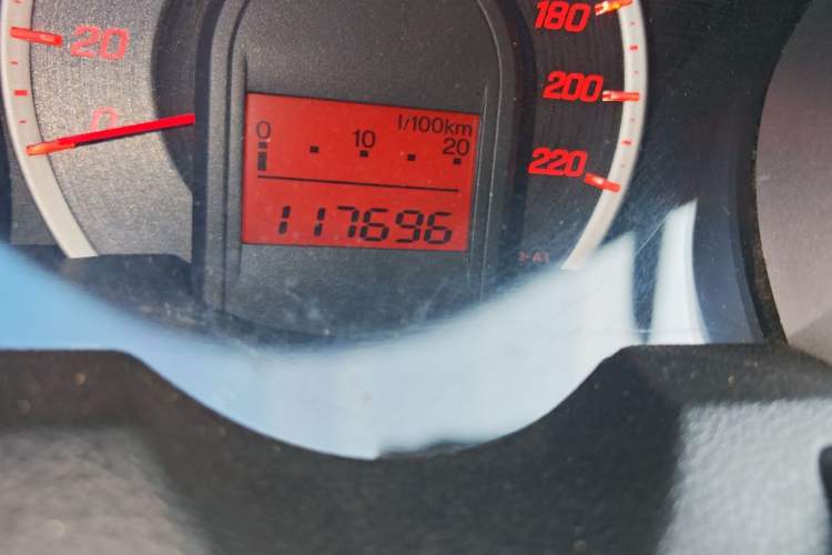 Used Honda Fit 2011 1.3L manual Comfort version Odometer Close Up