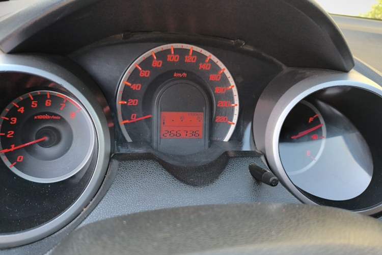 Used Honda Fit 2011 1.3L automatic comfort version Odometer Close Up
