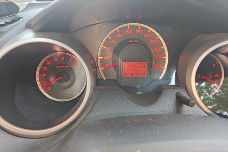 Used Honda Fit 2011 1.3L automatic comfort version Odometer Close Up