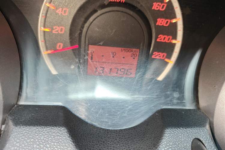 Used Honda Fit 2011 1.3L automatic comfort version Odometer Close Up