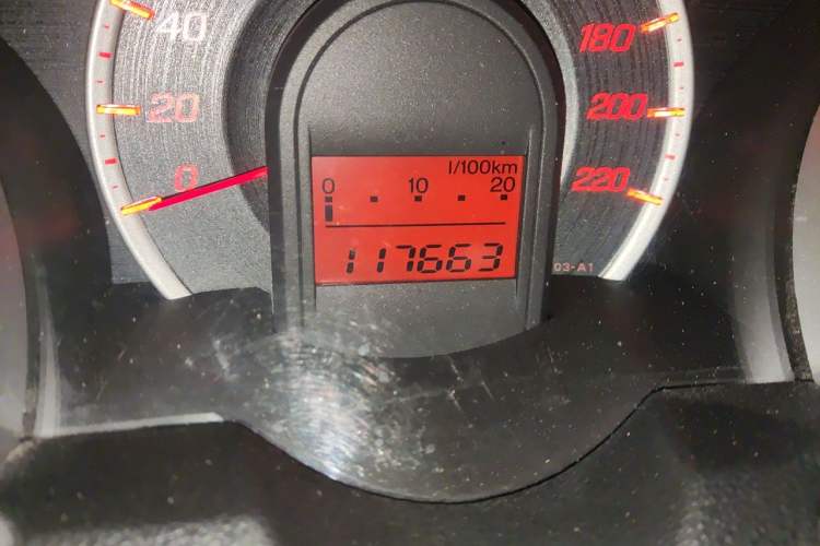 Used Honda Fit 2011 1.3L manual Comfort version Odometer Close Up