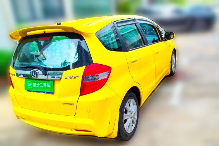 Used Honda Fit 2011 1.5L Automatic Luxury Edition Rear Right 45 Deg