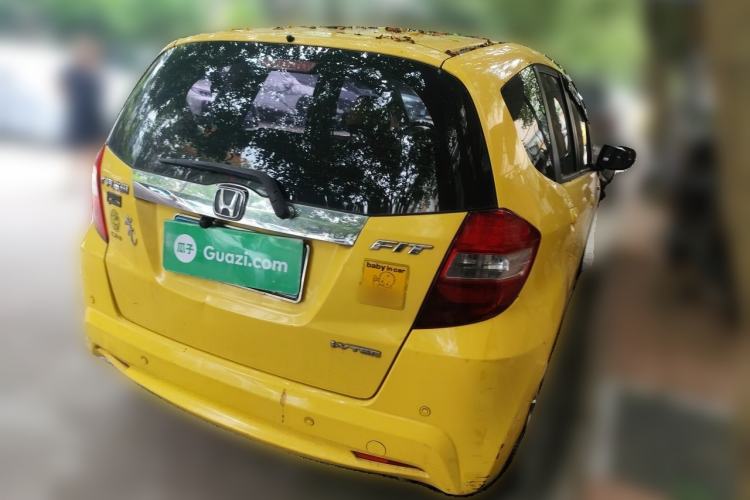 Used Honda Fit 2011 1.5L Automatic Luxury Edition Rear Right 45 Deg