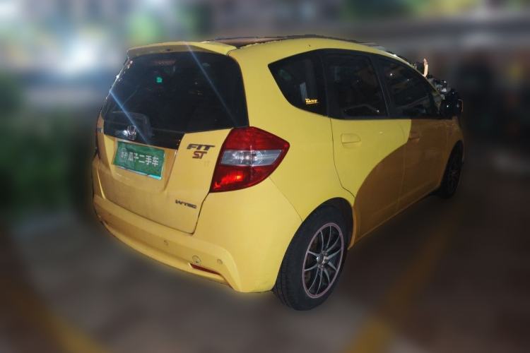 Used Honda Fit 2011 1.3L automatic comfort version Rear Right 45 Deg