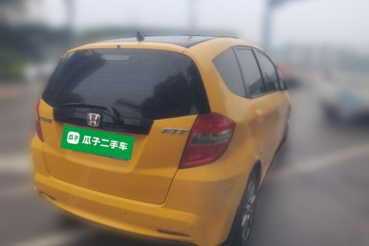 Used Honda Fit 2011 1.5L Automatic Luxury Edition Rear Right 45 Deg