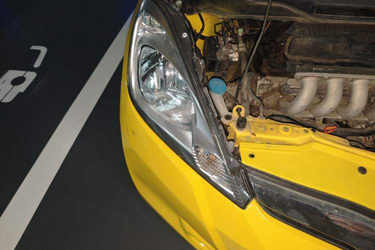 Used Honda Fit 2011 1.5L Automatic Luxury Edition Right Front Headlight