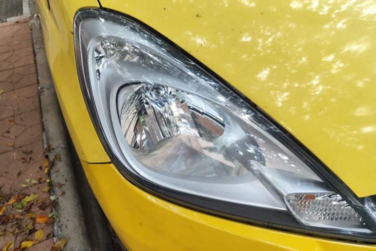 Used Honda Fit 2011 1.5L Automatic Luxury Edition Right Front Headlight