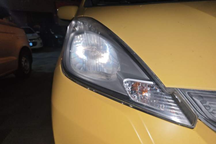 Used Honda Fit 2011 1.3L automatic comfort version Right Front Headlight
