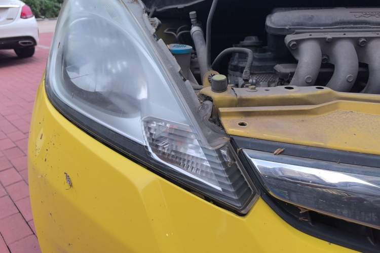 Used Honda Fit 2011 1.5L Automatic Luxury Edition Right Front Headlight