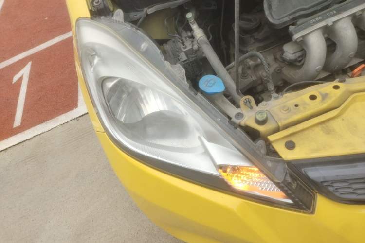 Used Honda Fit 2011 1.3L automatic comfort version Right Front Headlight