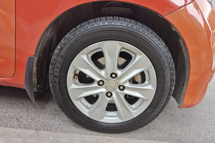 Used Honda Fit 2011 1.5L Automatic Luxury Edition Right Front Wheel Hub