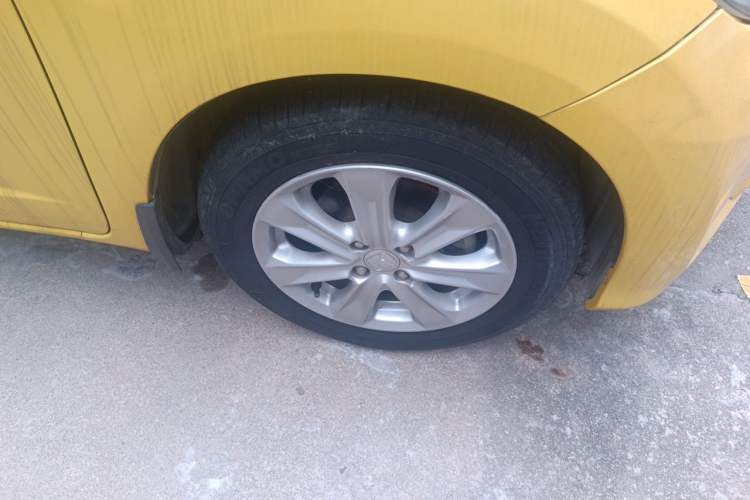 Used Honda Fit 2011 1.5L Automatic Luxury Edition Right Front Wheel Hub