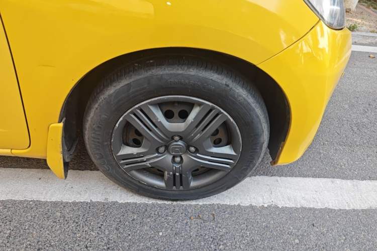 Used Honda Fit 2011 1.3L automatic comfort version Right Front Wheel Hub
