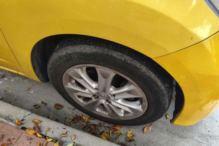 Used Honda Fit 2011 1.5L Automatic Luxury Edition Right Front Wheel Hub