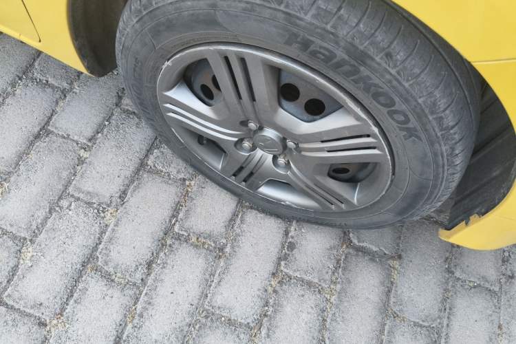 Used Honda Fit 2011 1.3L automatic comfort version Right Front Wheel Hub