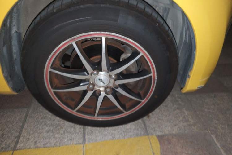 Used Honda Fit 2011 1.3L automatic comfort version Right Front Wheel Hub
