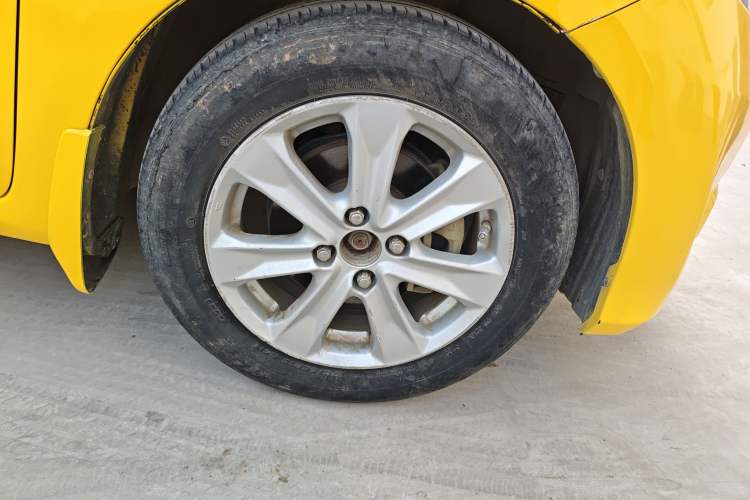 Used Honda Fit 2011 1.3L manual Comfort version Right Front Wheel Hub