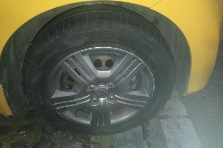 Used Honda Fit 2011 1.3L automatic comfort version Right Front Wheel Hub