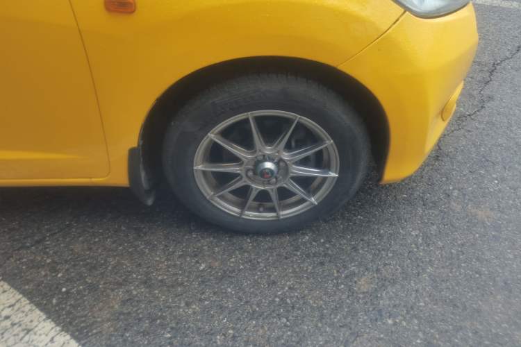 Used Honda Fit 2011 1.5L Automatic Luxury Edition Right Front Wheel Hub