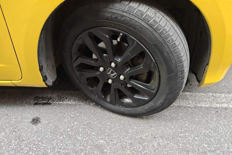 Used Honda Fit 2011 1.3L automatic comfort version Right Front Wheel Hub