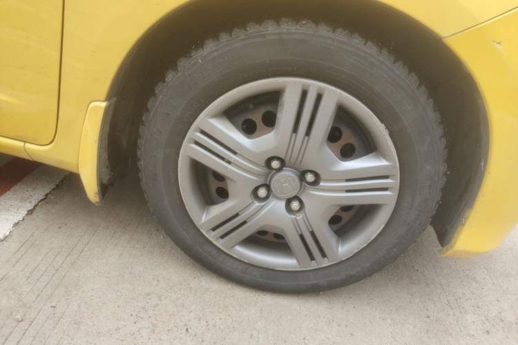 Used Honda Fit 2011 1.3L automatic comfort version Right Front Wheel Hub