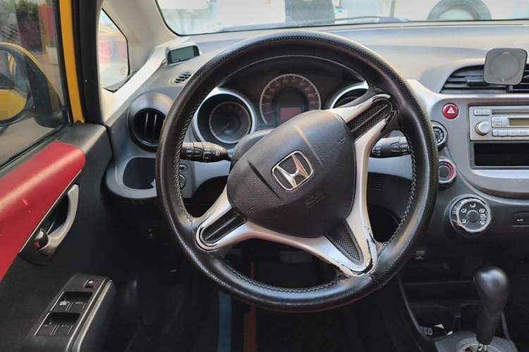Used Honda Fit 2011 1.3L automatic comfort version Steering Wheel