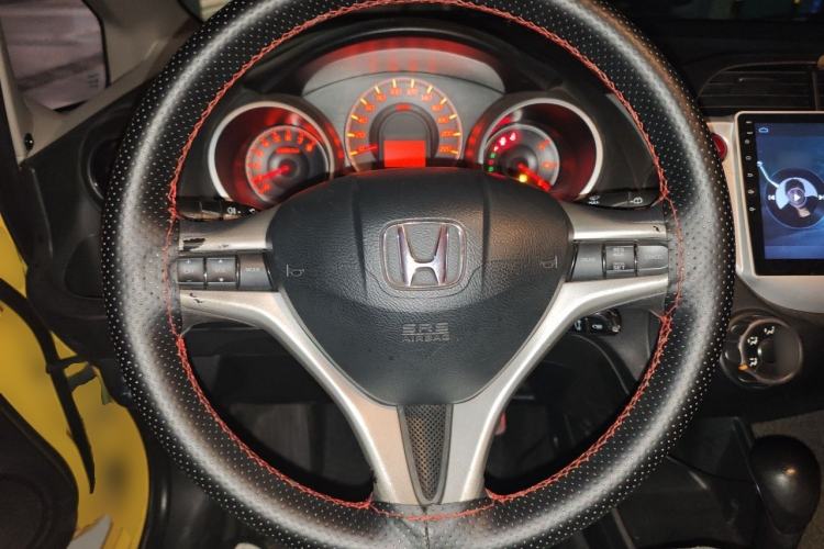 Used Honda Fit 2011 1.5L Automatic Luxury Edition Steering Wheel