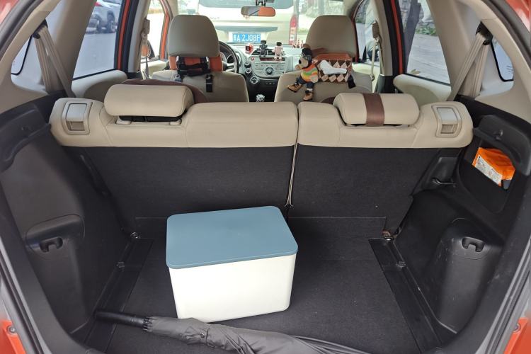 Used Honda Fit 2011 1.5L Automatic Luxury Edition Trunk