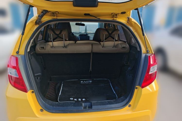 Used Honda Fit 2011 1.3L manual Comfort version Trunk