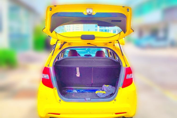 Used Honda Fit 2011 1.5L Automatic Luxury Edition Trunk