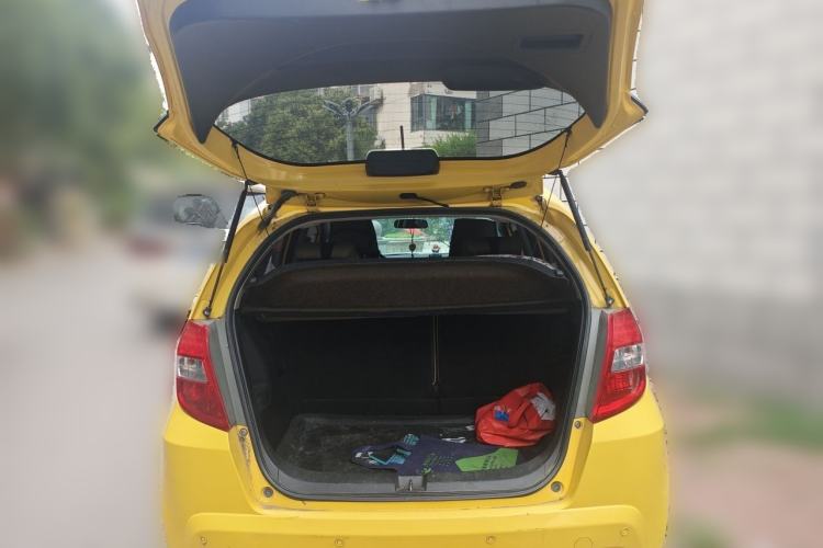 Used Honda Fit 2011 1.3L automatic comfort version Trunk