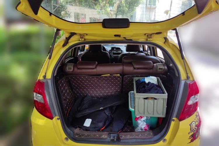 Used Honda Fit 2011 1.3L automatic comfort version Trunk