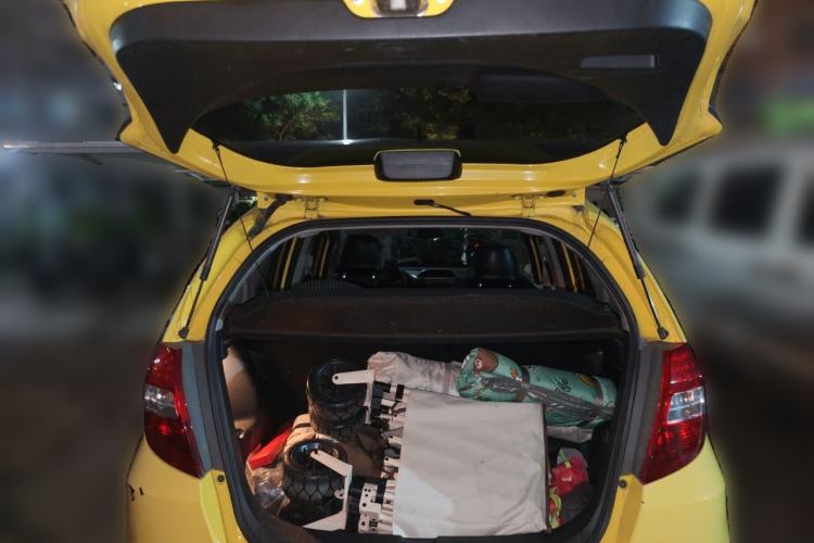 Used Honda Fit 2011 1.3L automatic comfort version Trunk