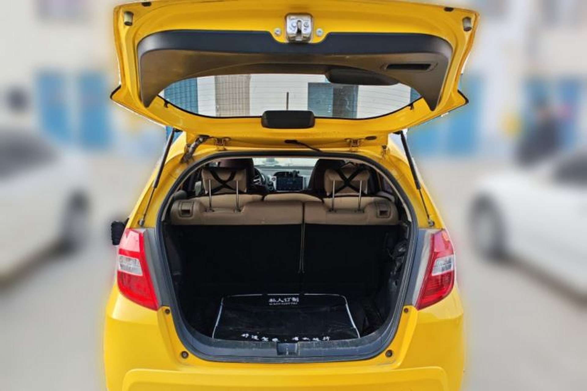 Used Honda Fit 2011 1.3L manual Comfort version Trunk