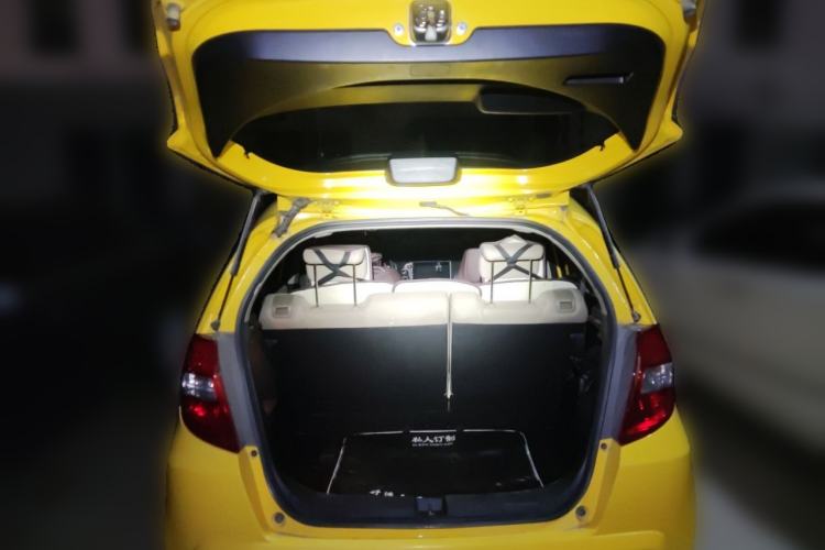 Used Honda Fit 2011 1.3L manual Comfort version Trunk