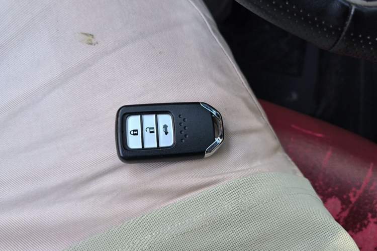 Used Honda Fit 2011 1.3L automatic comfort version Vehicle Key