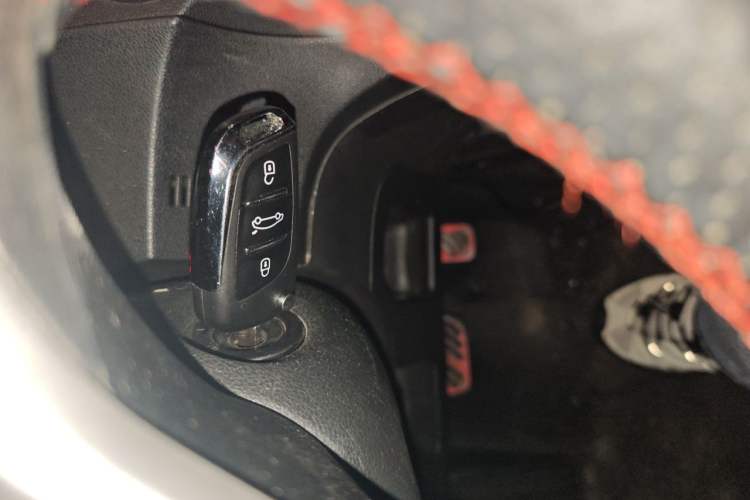 Used Honda Fit 2011 1.5L Automatic Luxury Edition Vehicle Key