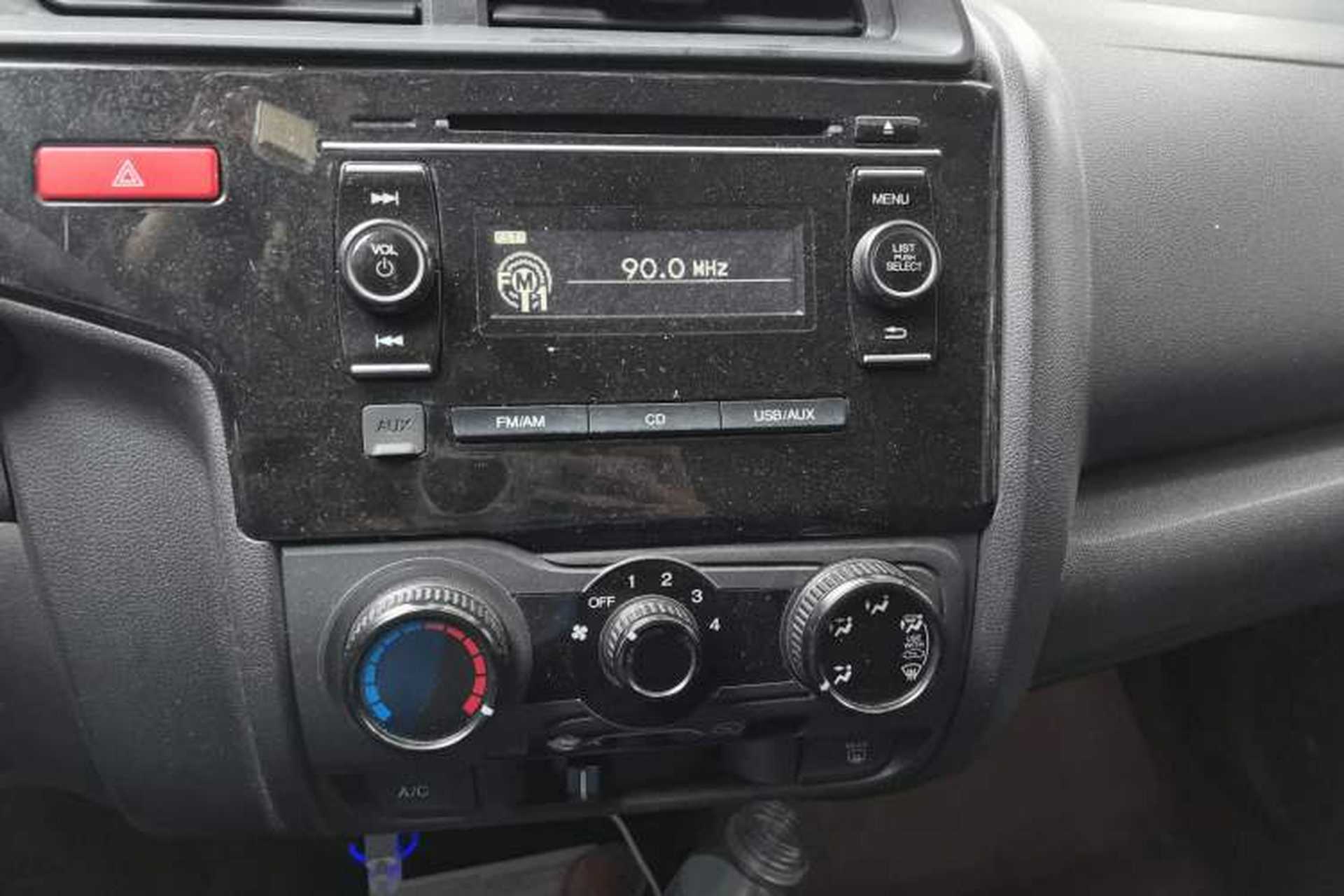 Used Honda Fit 2014 1.5L LX Manual Comfort Model Audio And AC Panel