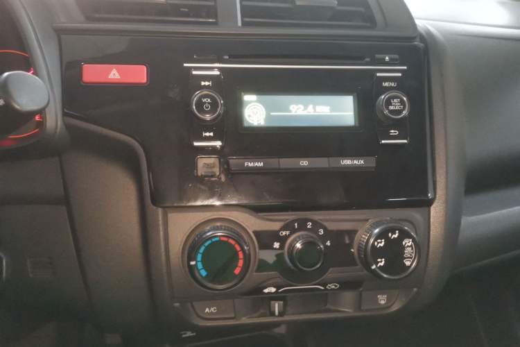 Used Honda Fit 2014 1.5L LX CVT Comfort Model Audio And AC Panel