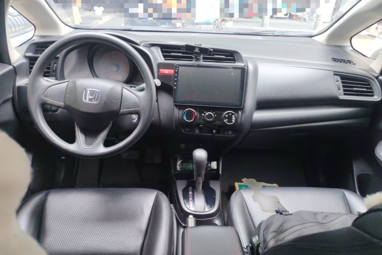 Used Honda Fit 2014 1.5L LX CVT Comfort Model Center Console