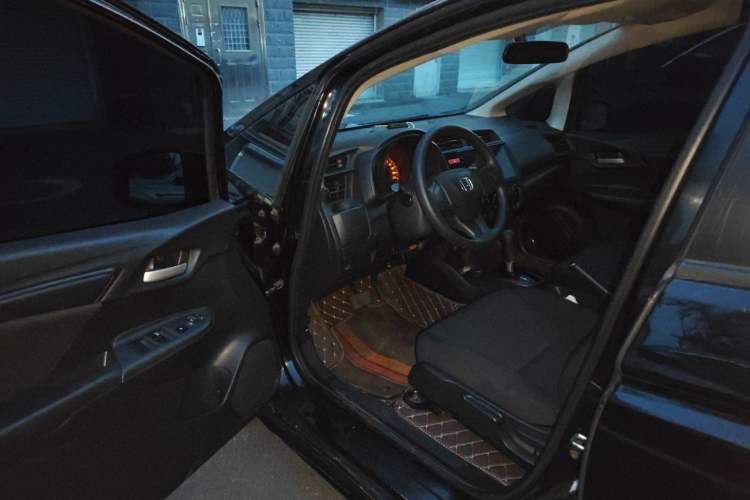 Used Honda Fit 2014 1.5L LX CVT Comfort Model Driver Seat