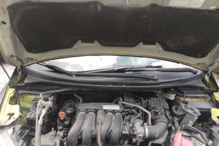 Used Honda Fit 2014 1.5L SE CVT Fashion Model Engine Bay