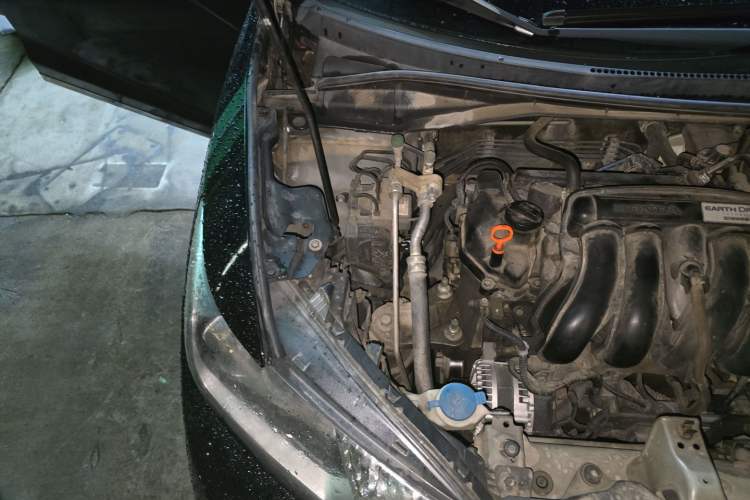 Used Honda Fit 2014 1.5L SE CVT Fashion Model Engine Bay Right