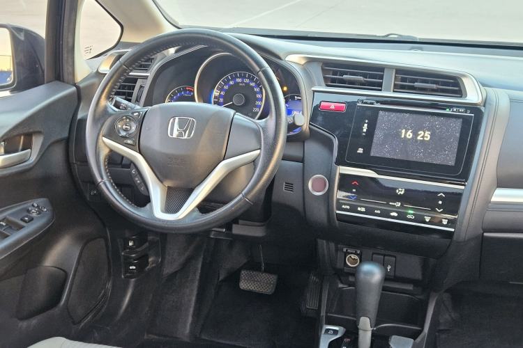 Used Honda Fit 2014 1.5L EXLI CVT Leading Model Interior 5