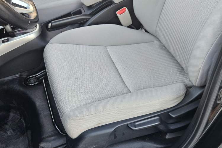 Used Honda Fit 2014 1.5L EXLI CVT Leading Model Interior 8