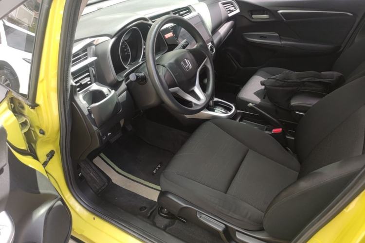 Used Honda Fit 2014 1.5L SE CVT Fashion Model Left Front Seat