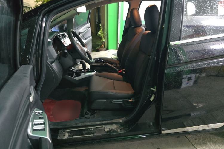 Used Honda Fit 2014 1.5L SE CVT Fashion Model Left Front Seat